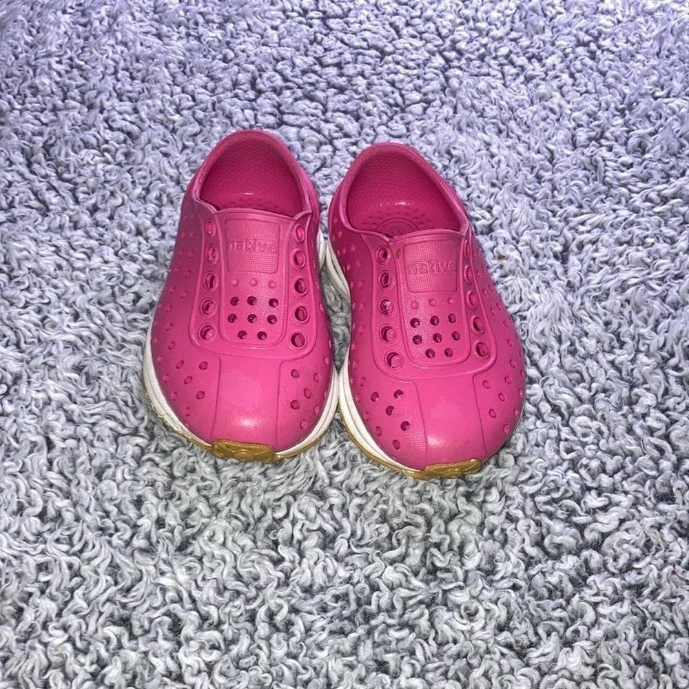 NATIVE C4 Unisex Vegan Waterproof Resting Pink Robbie Sugarlite Shoes